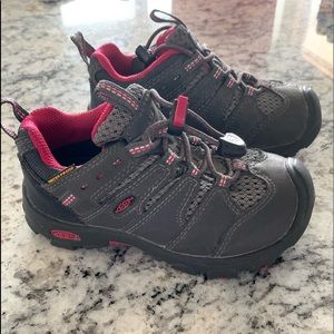 KEEN little girl Waterproof shoes.